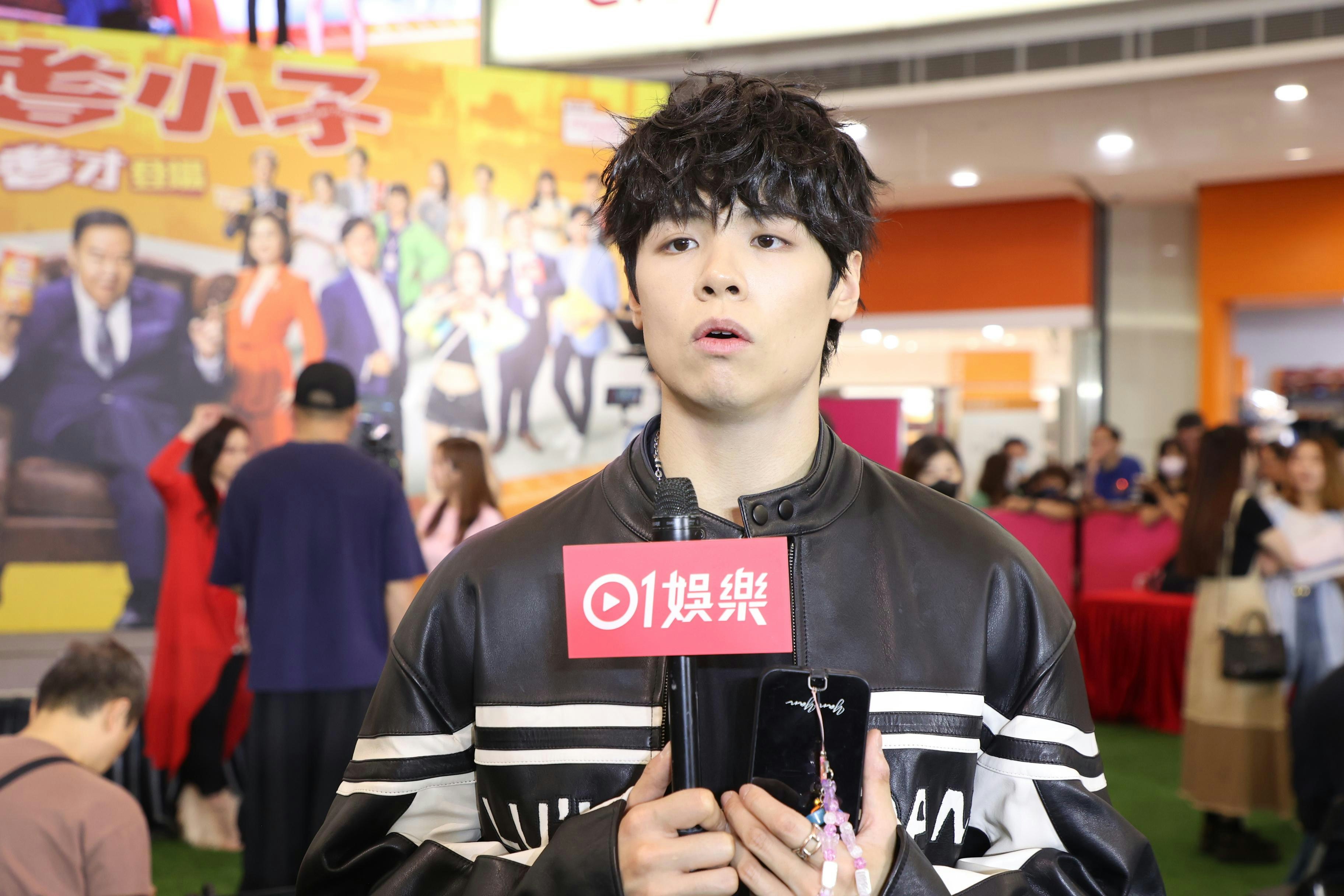 Boy Band “Loong 9” Member Expresses Displeasure Over Cancelled Meeting in Hong Kong